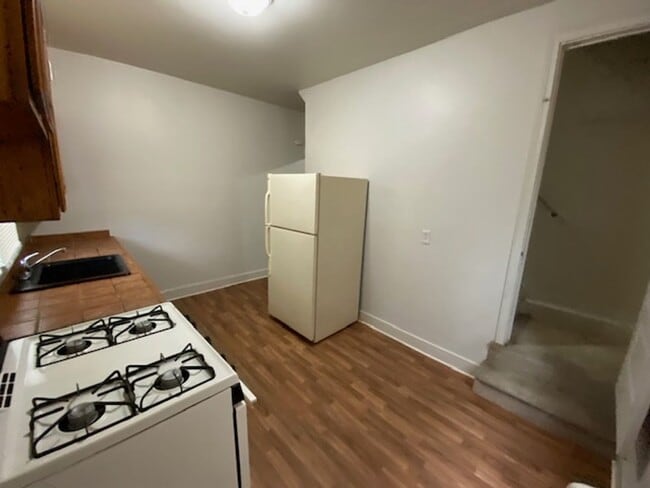 Building Photo - 5 Bedroom house harrisburg for rent 1,200 a month