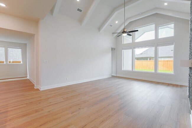 Building Photo - 28156 Graywood Dr