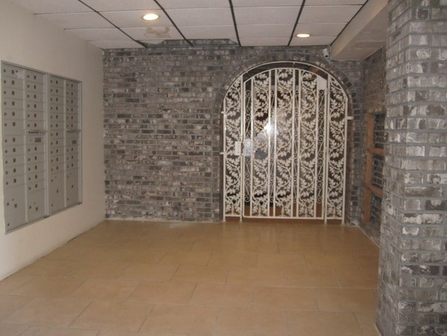 Building Photo - 2310 N Harlem Ave