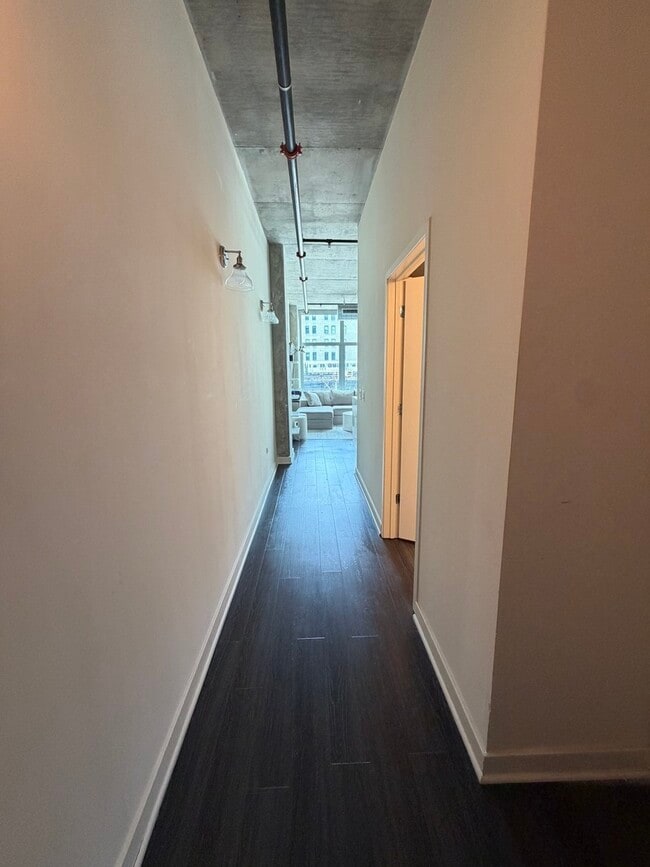 Building Photo - 50 E 16th St