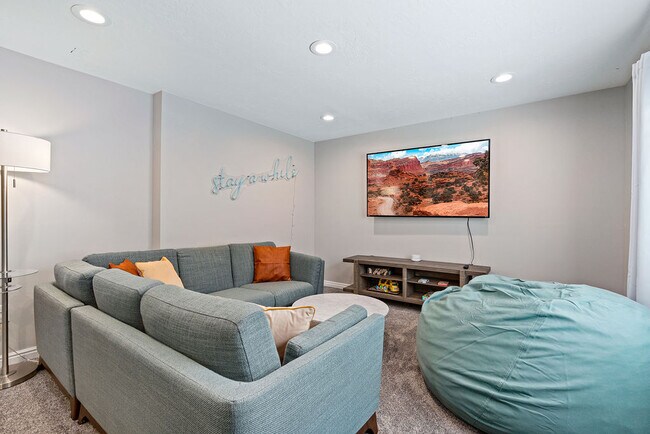 Building Photo - 1162 Cave Hollow Ln