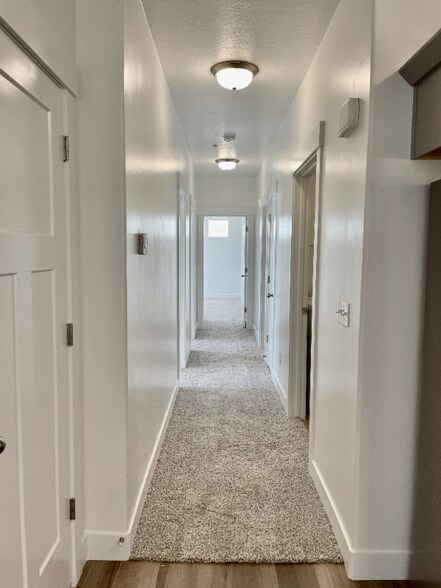Building Photo - 673 N 380 W