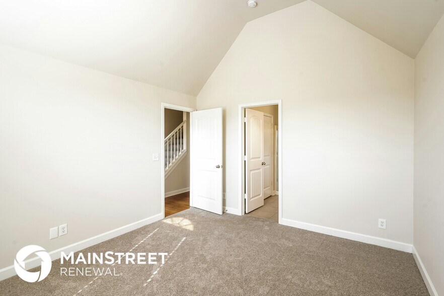 Building Photo - 1351 Lone Oak Rd