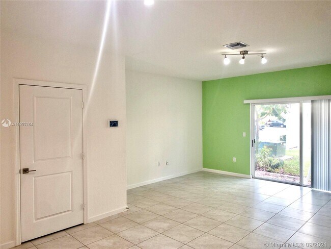 Building Photo - 2821 NW 180th St