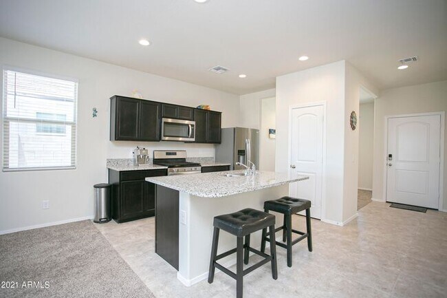 Building Photo - 30961 W Mulberry Dr