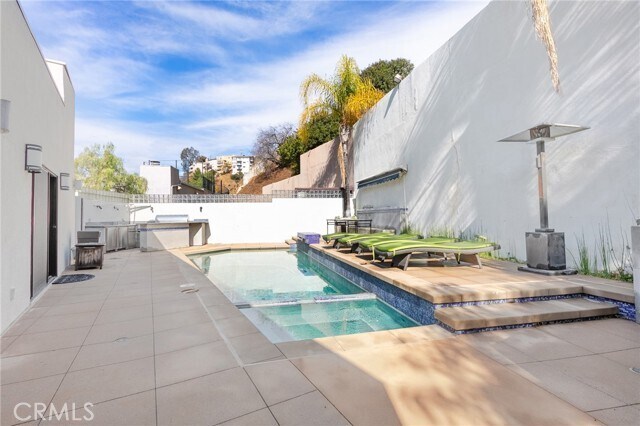 Building Photo - 3965 Alta Mesa Dr