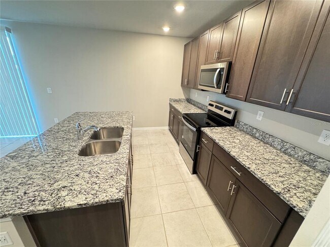 Building Photo - 3505 Bonsilva St