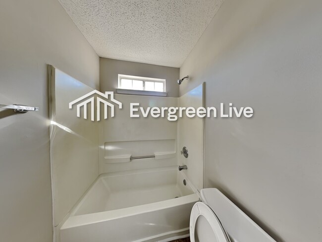 Building Photo - 183 Regency Park Dr