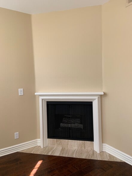 Gas Fireplace - 14415 Benefit St