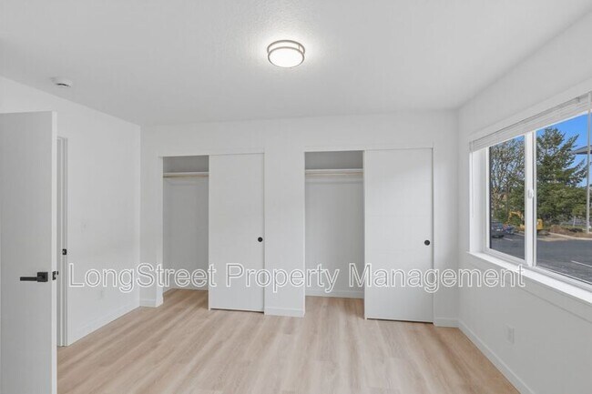 Building Photo - 812 S 19th St