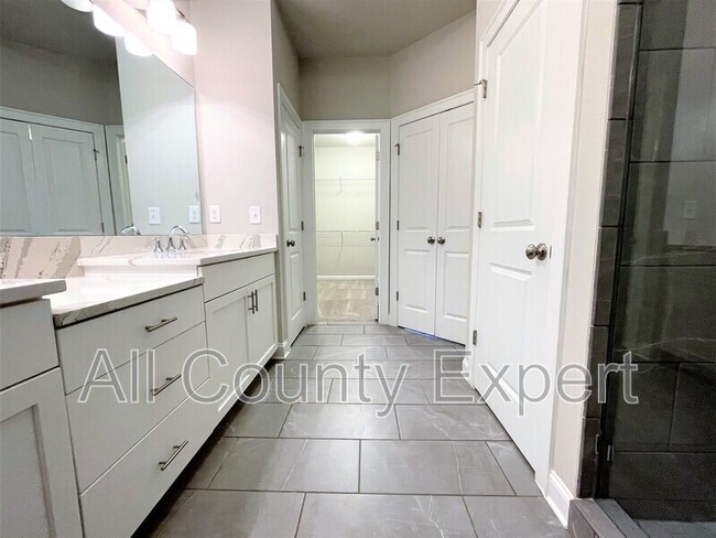 Building Photo - 113 Laurel Crst Aly