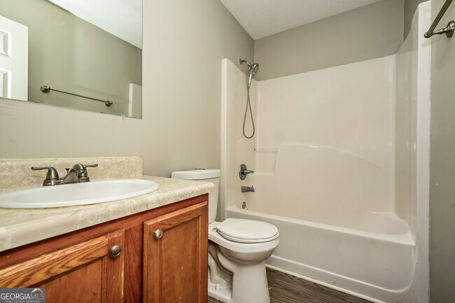 Building Photo - 987 Brisley Cir