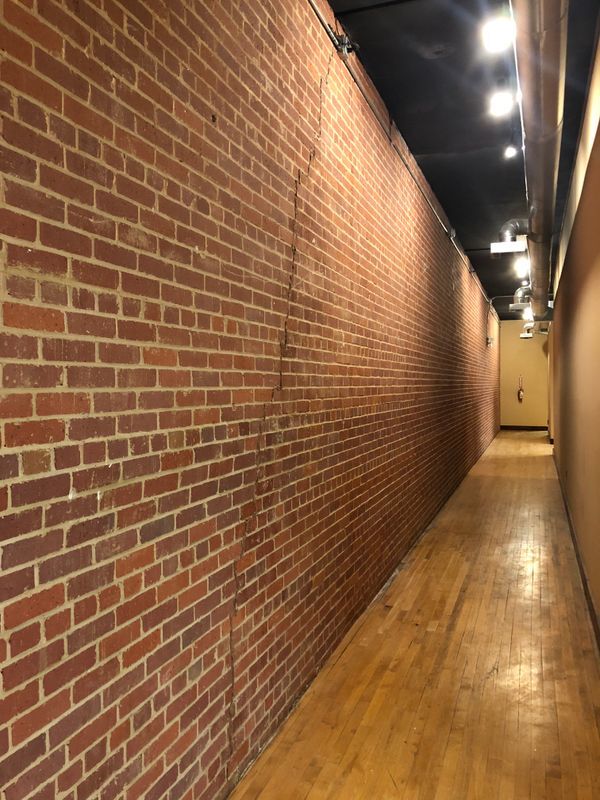 Building Photo - 115 E Tyler St