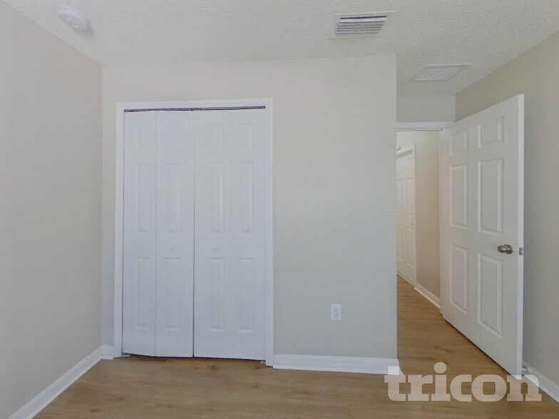 Building Photo - 11749 Lynmoor Dr