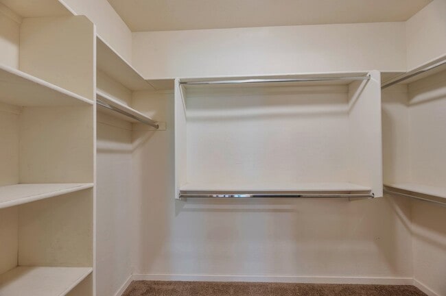 Building Photo - Beautiful 2-Bedroom 2-bathroom in Prime Sc...