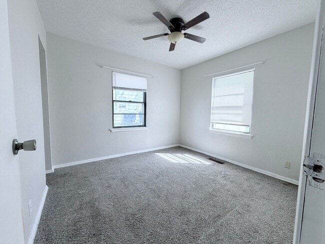 Building Photo - Affordable Park City Home