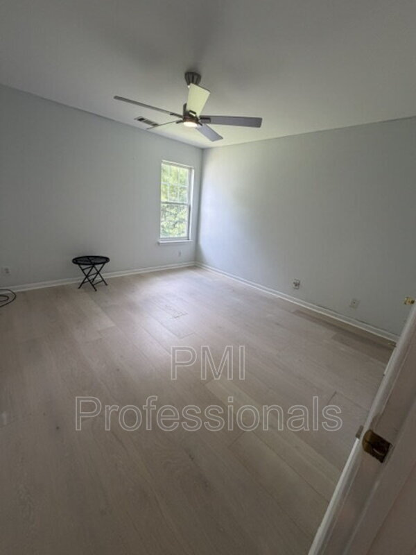Building Photo - 112 Buena Vista Ct