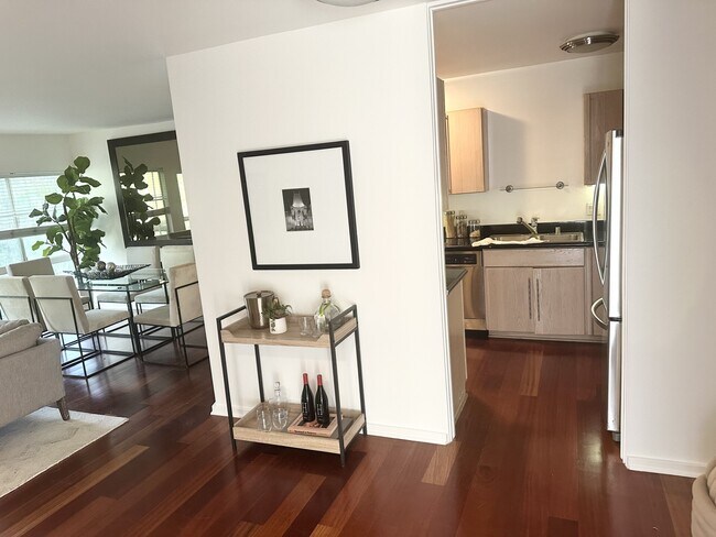 Building Photo - 330 S Barrington Ave