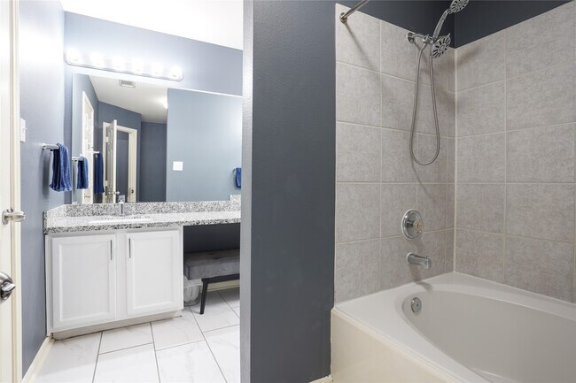 Building Photo - 6419 Waldron Dr