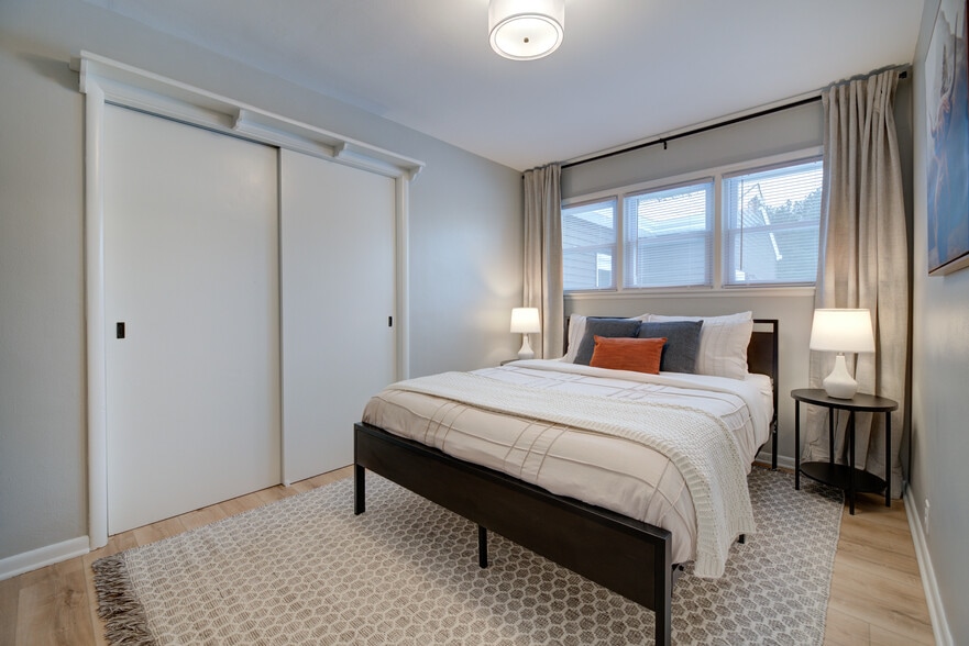 Building Photo - 834 Oregon St