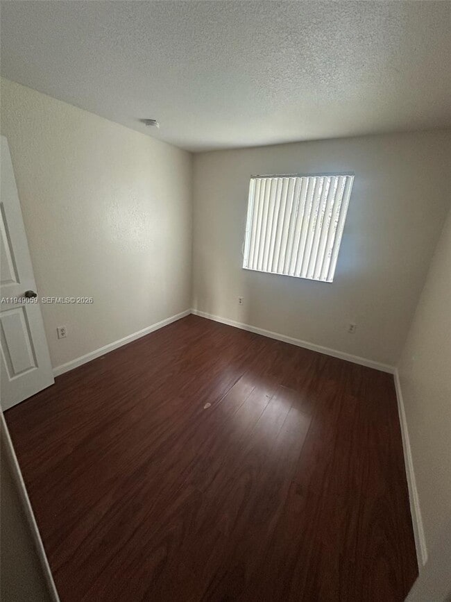 Building Photo - 1440 SE 24th Ct