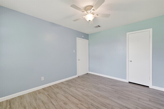 Building Photo - 3428 Bradford St