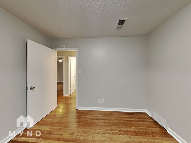 Building Photo - 8206 Whitehead Dr