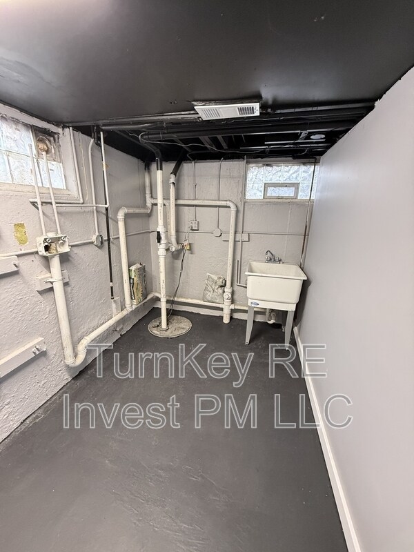 Building Photo - 18227 Center Ave