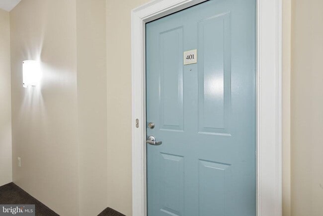 Building Photo - 1205 N Garfield St