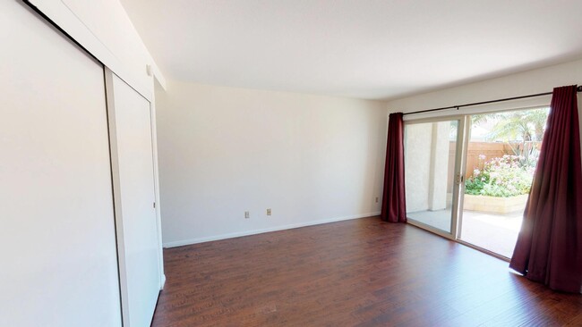 Building Photo - Spacious 3 bedroom | Cays with partial oce...