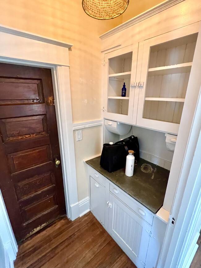 Building Photo - 120 Arno St SE