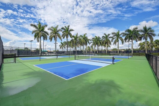 Building Photo - 9925 Via Elegante