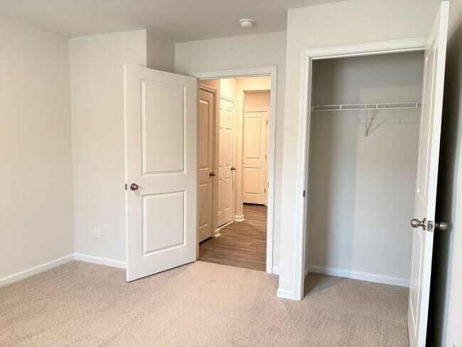 Building Photo - MOVE IN SPECIAL - 4 Bedroom, 2 Bathroom House in Trinity!