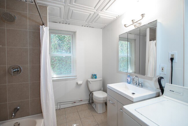Building Photo - 455 Fairmount Ave