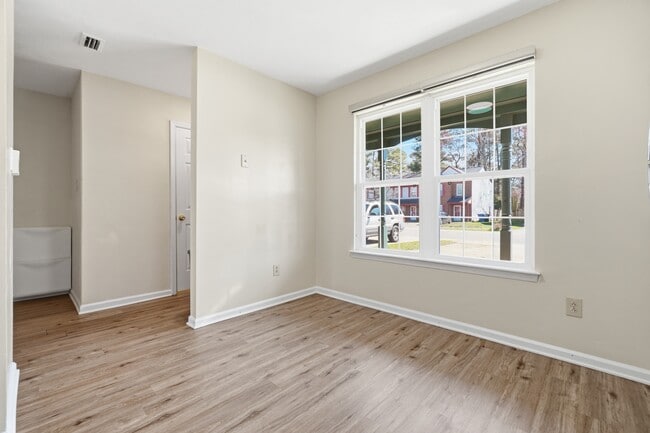 Building Photo - 3914 Wyckoff Dr