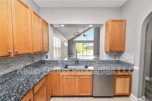 Building Photo - 30816 Pumpkin Ridge Dr