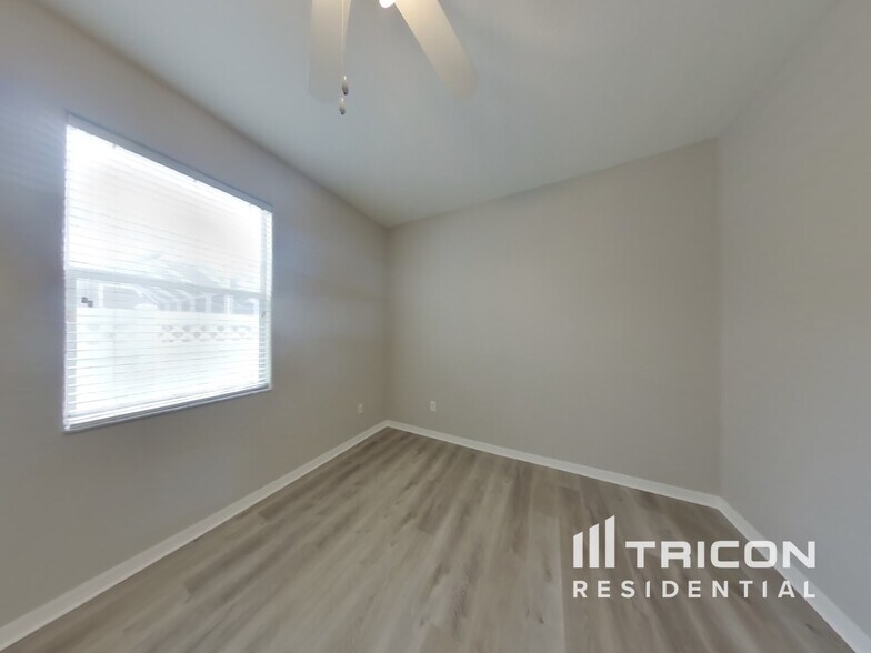 Building Photo - 3445 Fiddlers Green Loop