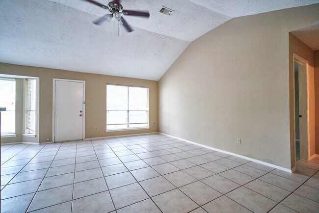 Building Photo - 10235 Gulfstream Ln