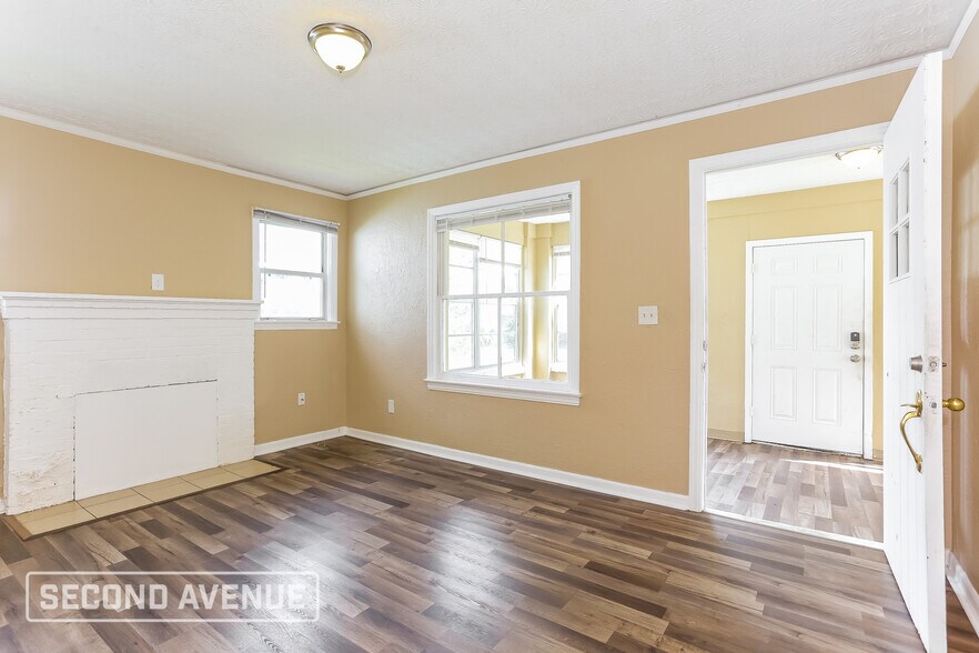 Building Photo - 7048 Alpine St