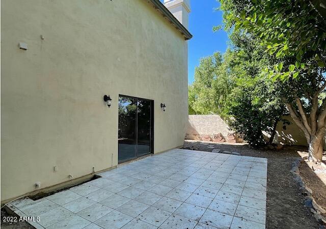 Building Photo - 1124 E Rose Ln