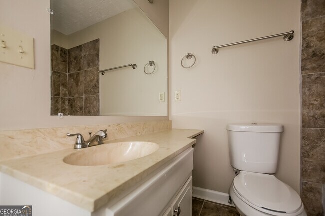 Building Photo - 4554 Cresant Ln
