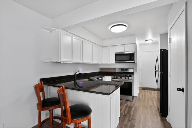 Building Photo - 1336 Queensgreen Cir