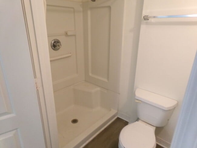Building Photo - Spacious 3-Bedroom 2-Bathroom Home