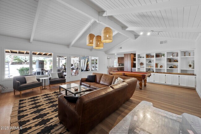 Building Photo - 10848 N 66th St