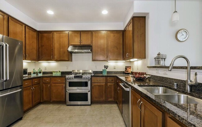 Building Photo - 1388 Broadway