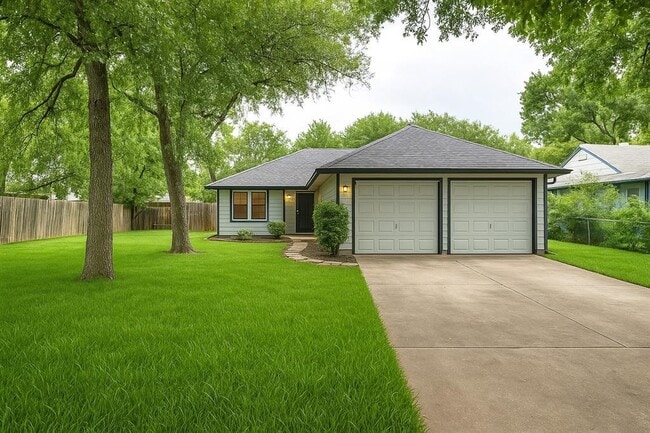 Building Photo - 702 Twin Oak Trail