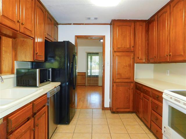 Building Photo - 110 Carolyn Ln