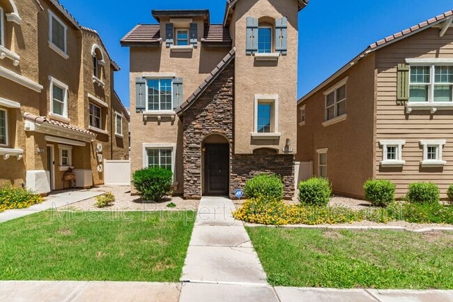 Primary Photo - 1328 S Sabino Dr