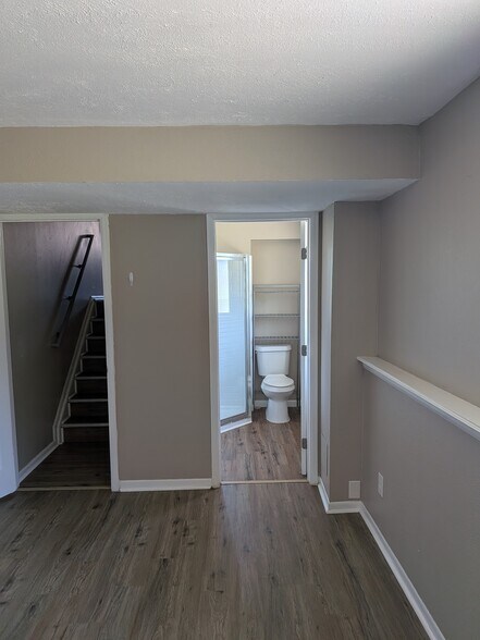 lower level bathroom - 1608 23rd Ave