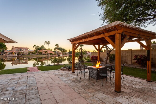 Building Photo - 11015 W Laurelwood Ln